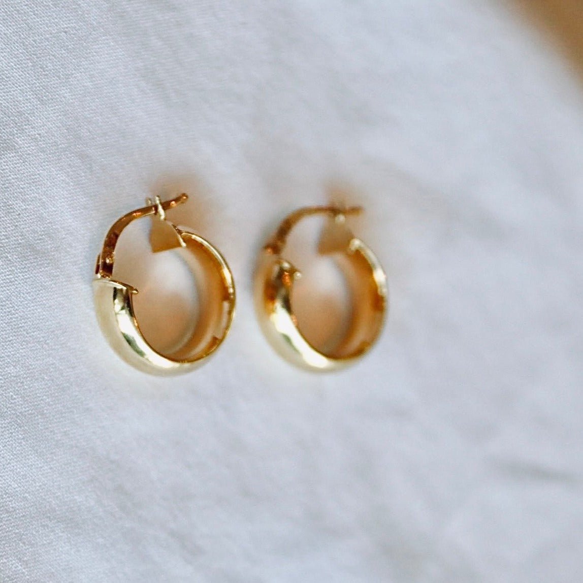 Bold Huggie Hoops Earrings - Close View 2