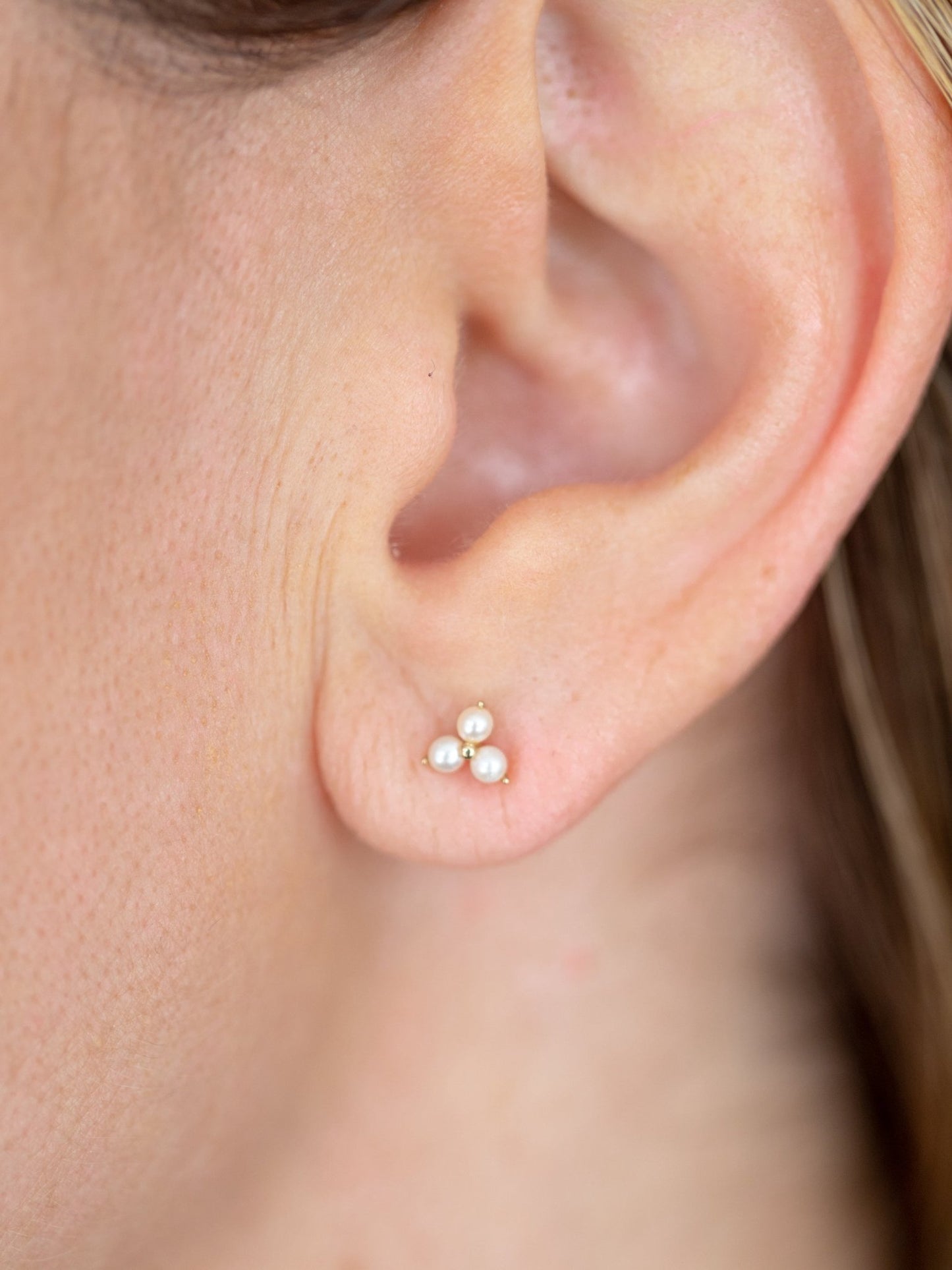 Mini Trio Pearl Stud