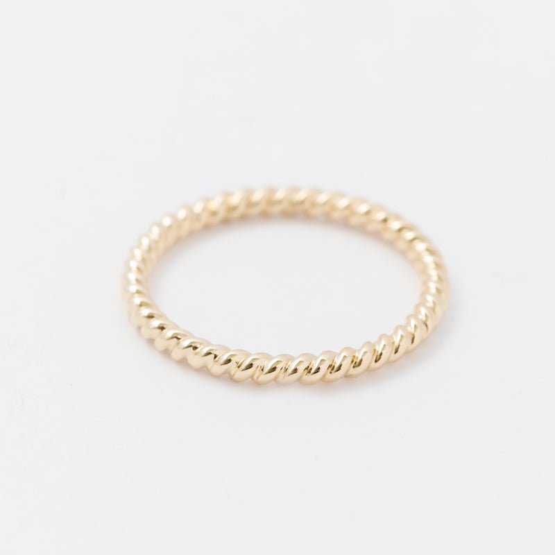 Twist Ring