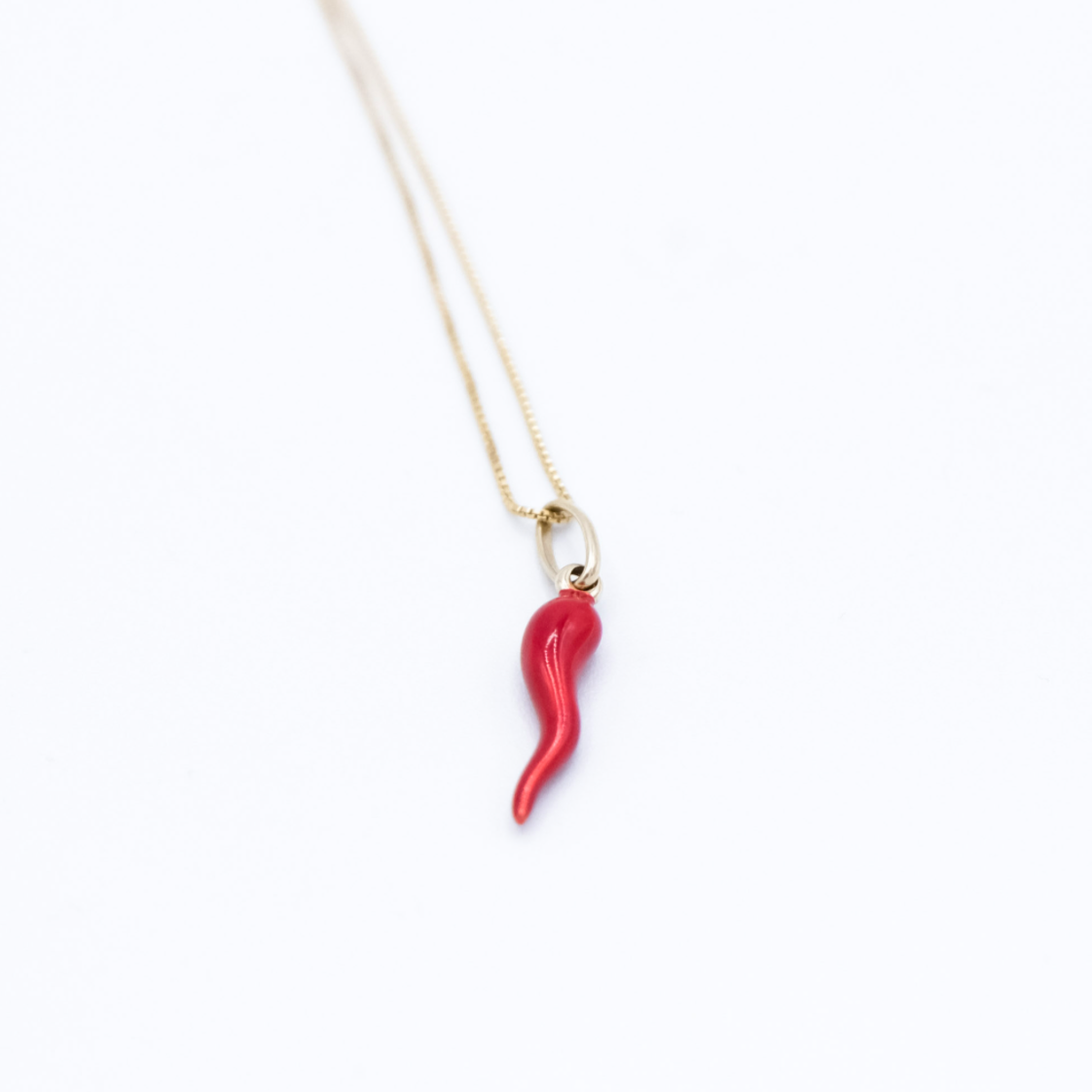 Close View Italian Tradition Small Horn Necklace - Red