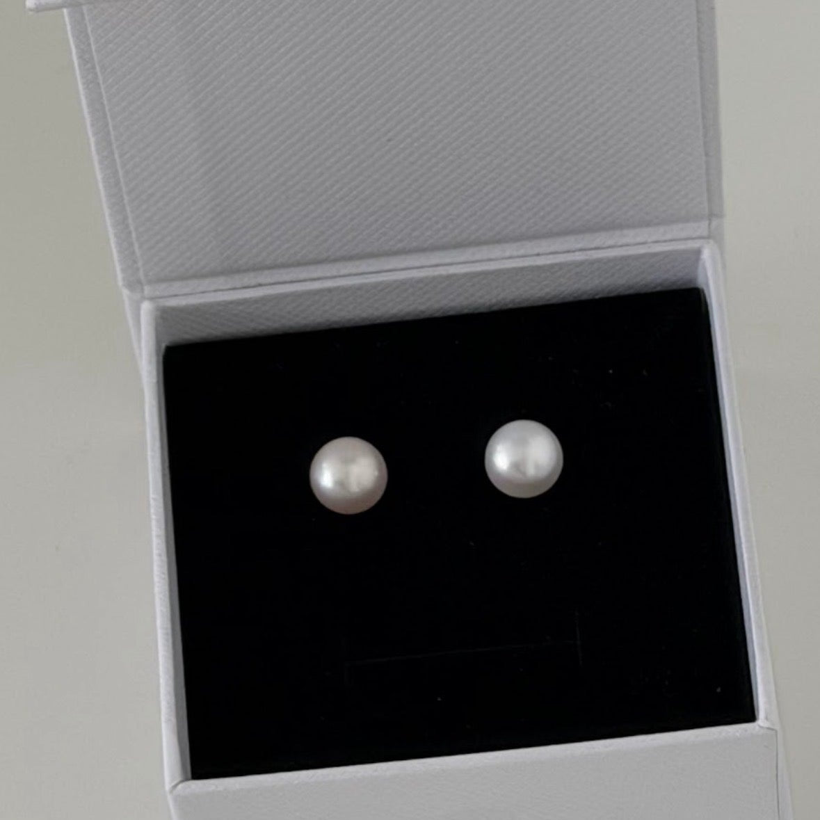The Grace Pearl Studs 10mm