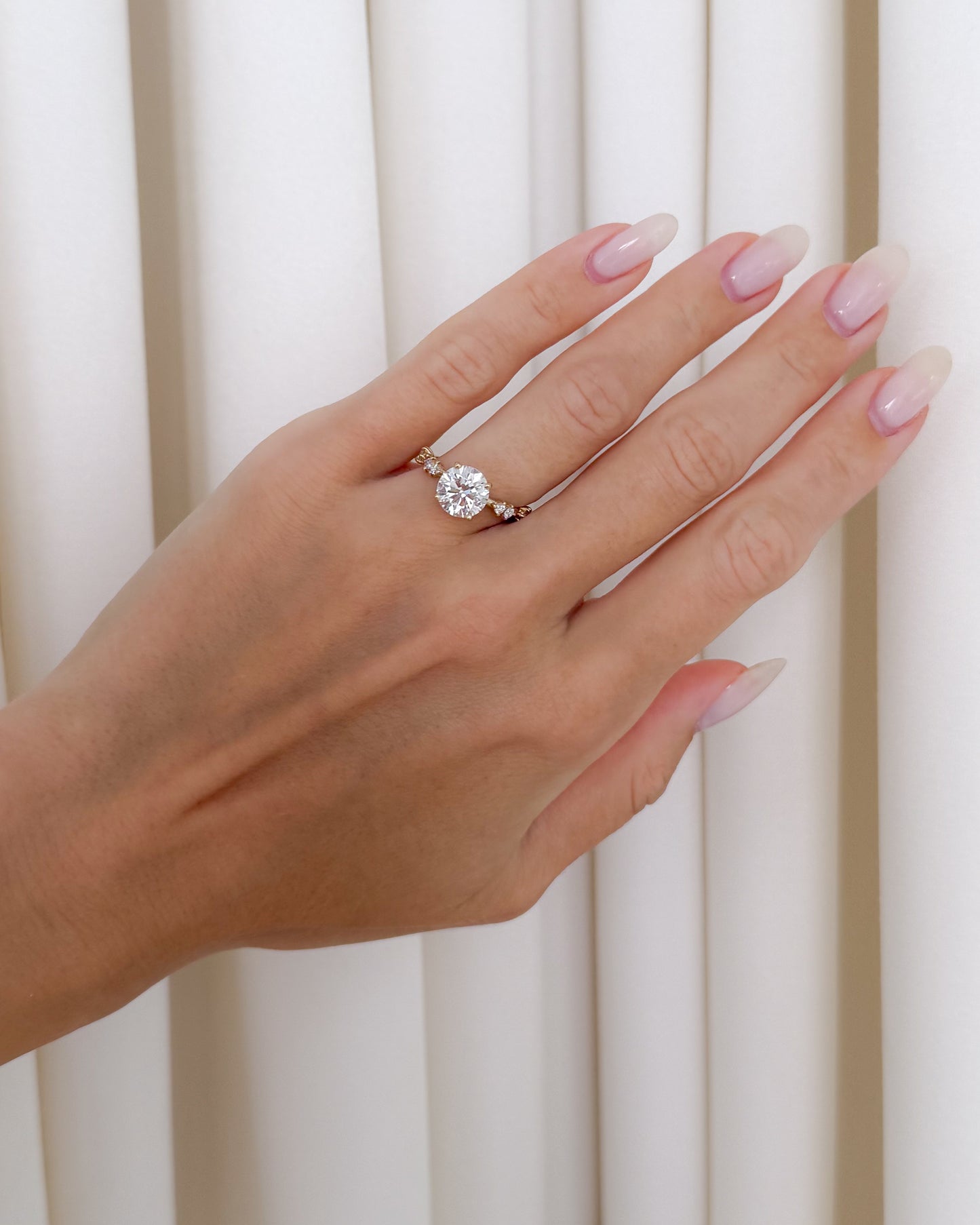 Elara Ring - Round Cut