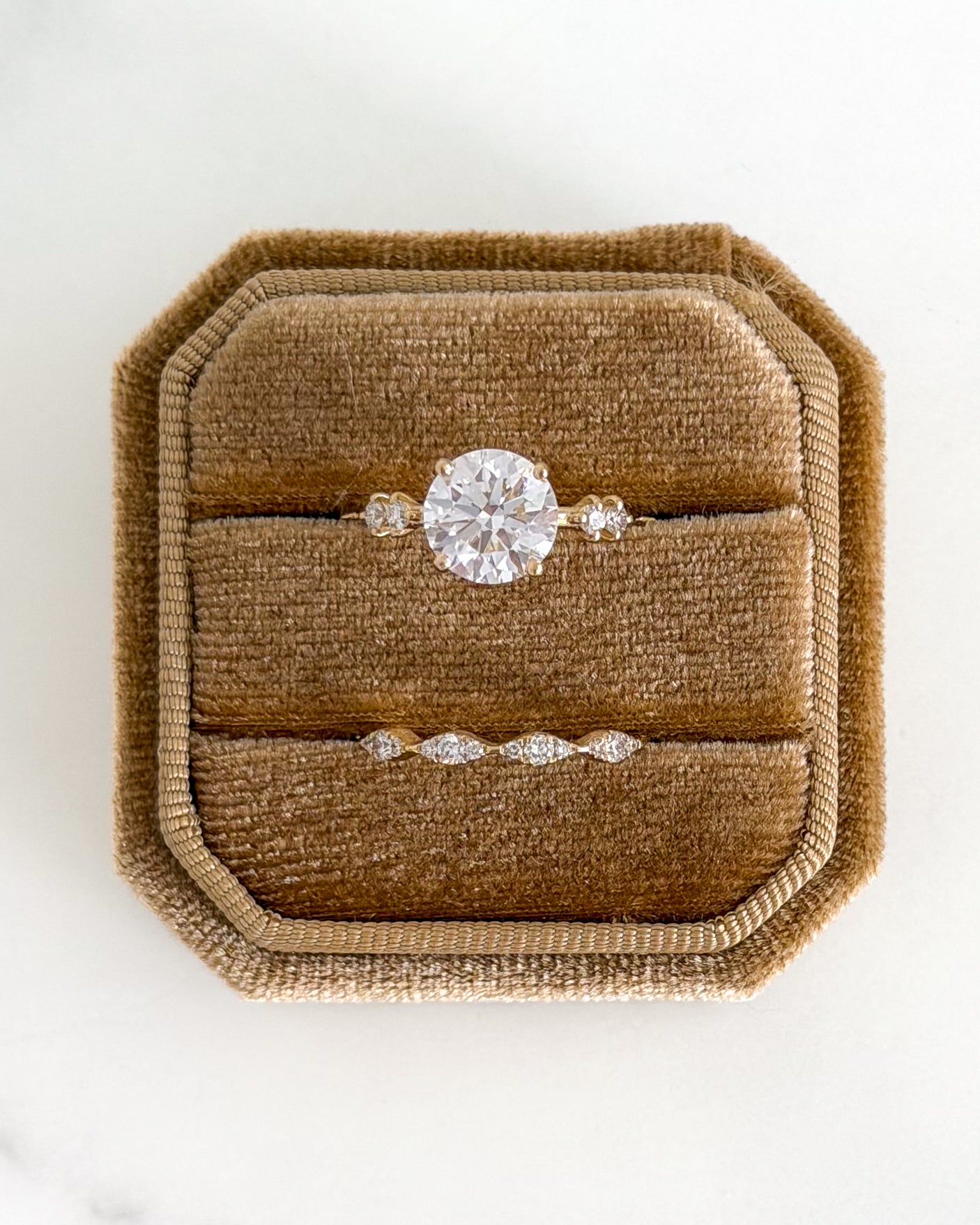 Elara Ring - Round Cut