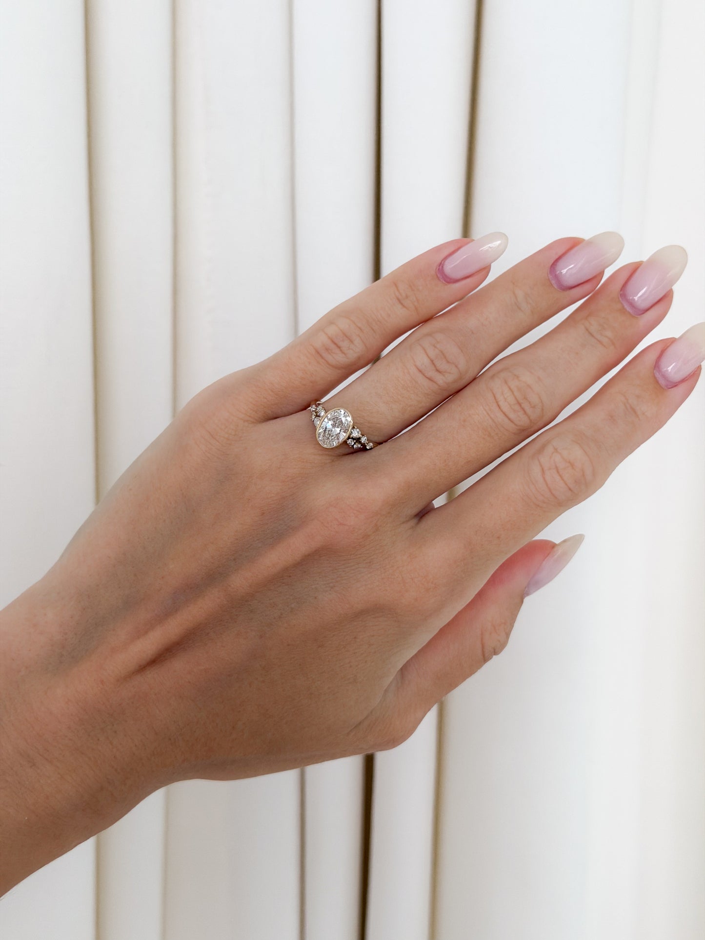 Juliette Ring — Oval Bezel