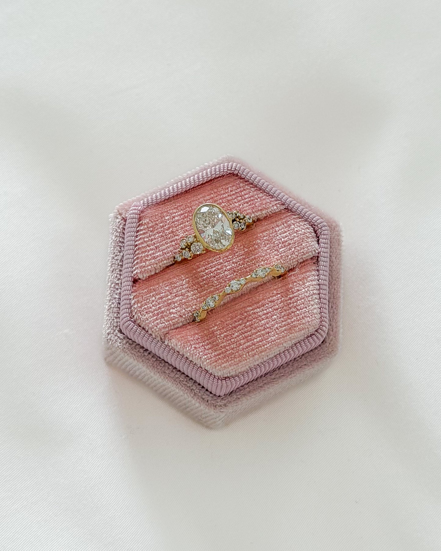 Juliette Ring — Oval Bezel