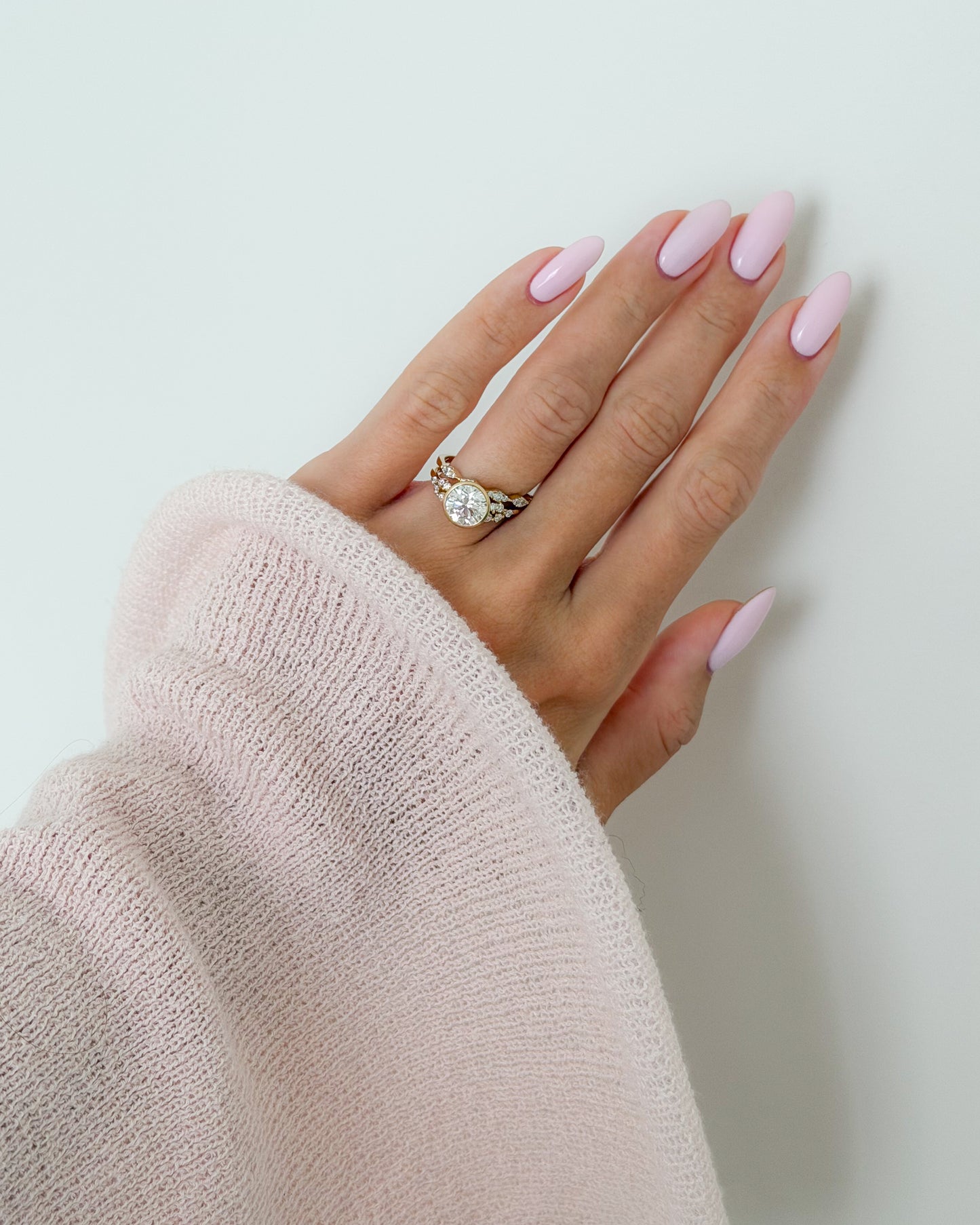 Maria Ring - Round Bezel