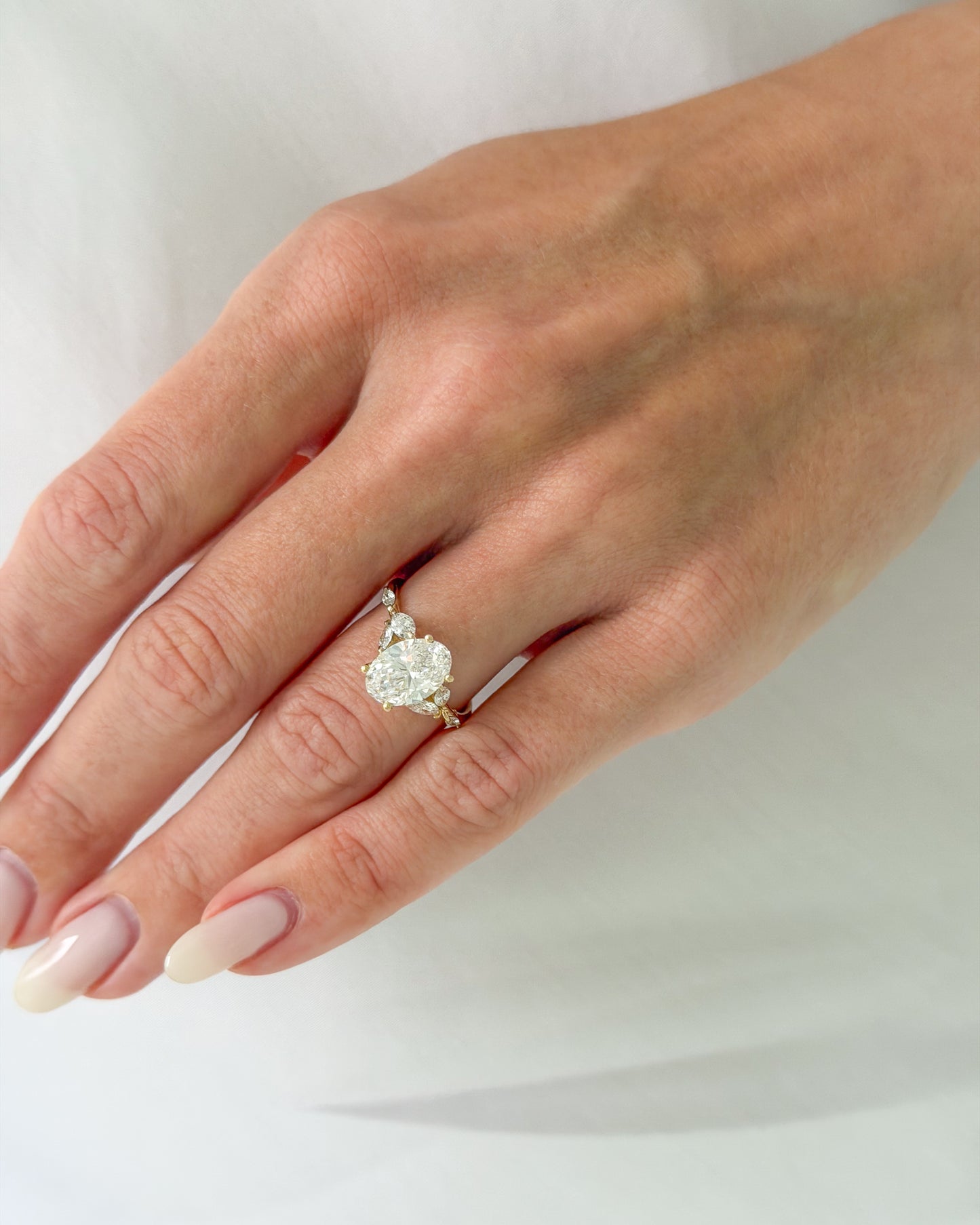 Vivienne Ring- Oval Cut