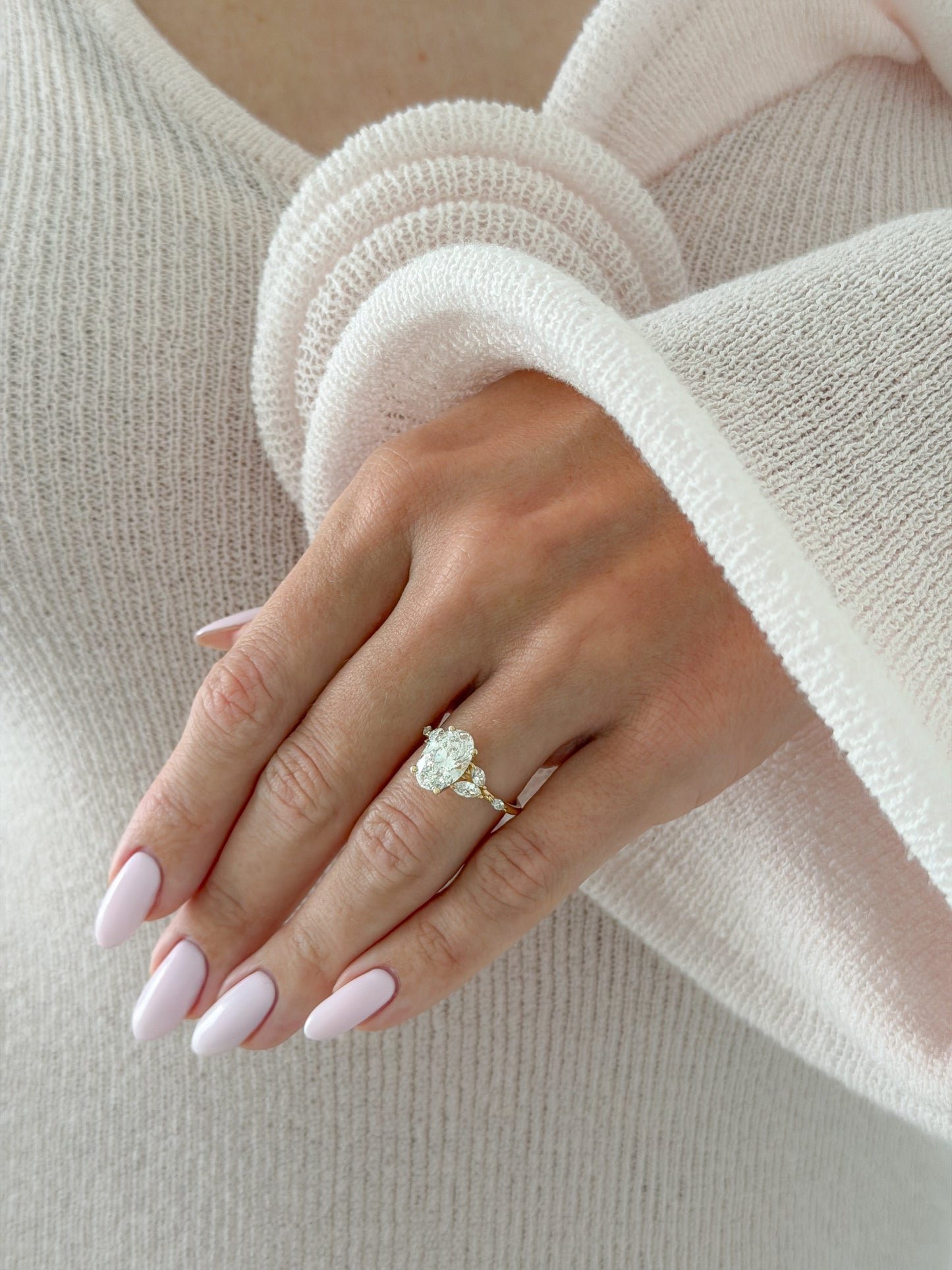 Vivienne Ring- Oval Cut