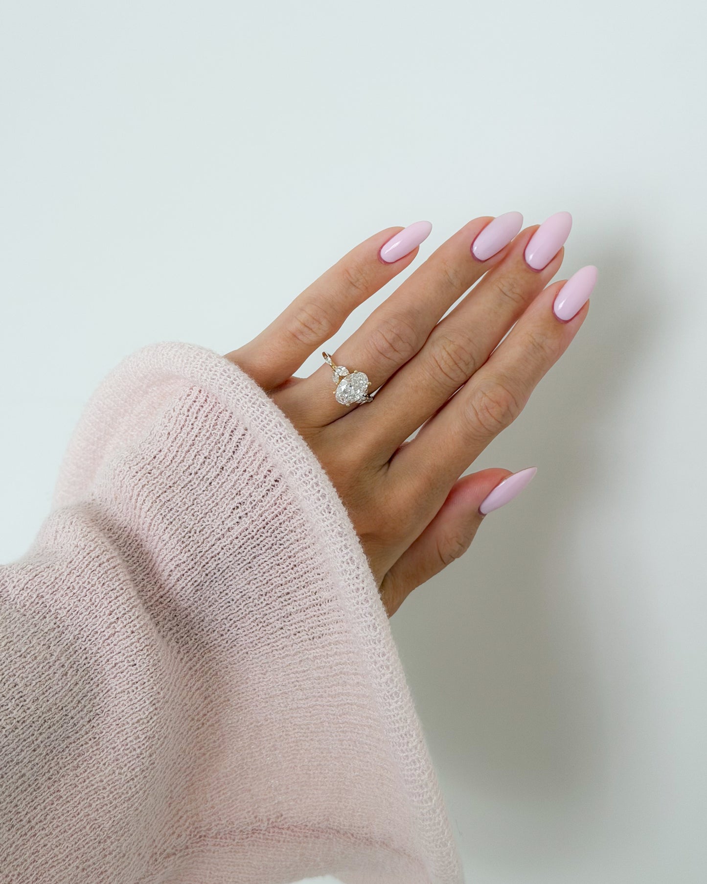 Vivienne Ring- Oval Cut