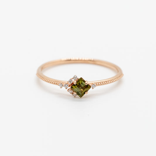 Mulan Peridot Milgrain Ring
