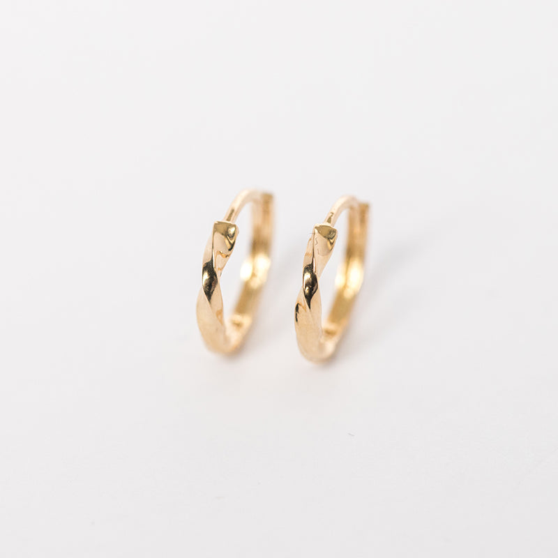 Mini Twirly Gold Hoop