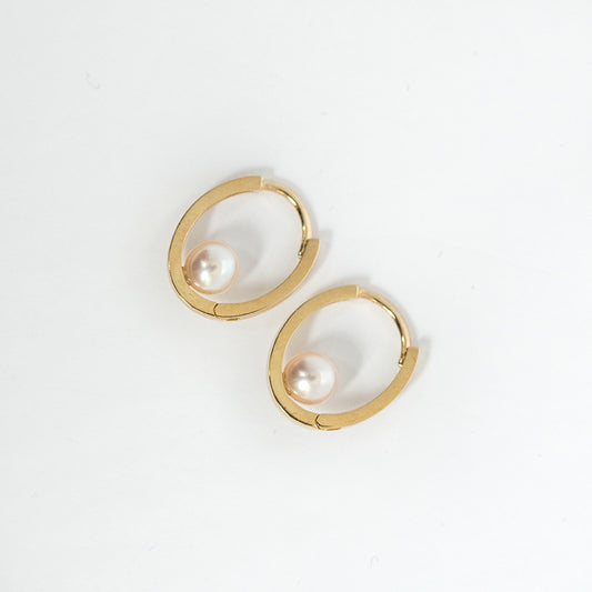 Pearl Oval Hoop